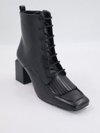 Bianca Püskül Detay Kare Burun Kadın Bot