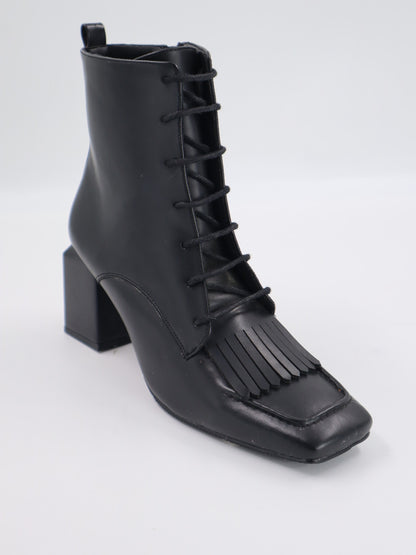 Bianca Püskül Detay Kare Burun Kadın Bot