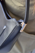 Lenora Siyah Oval Baget Çanta