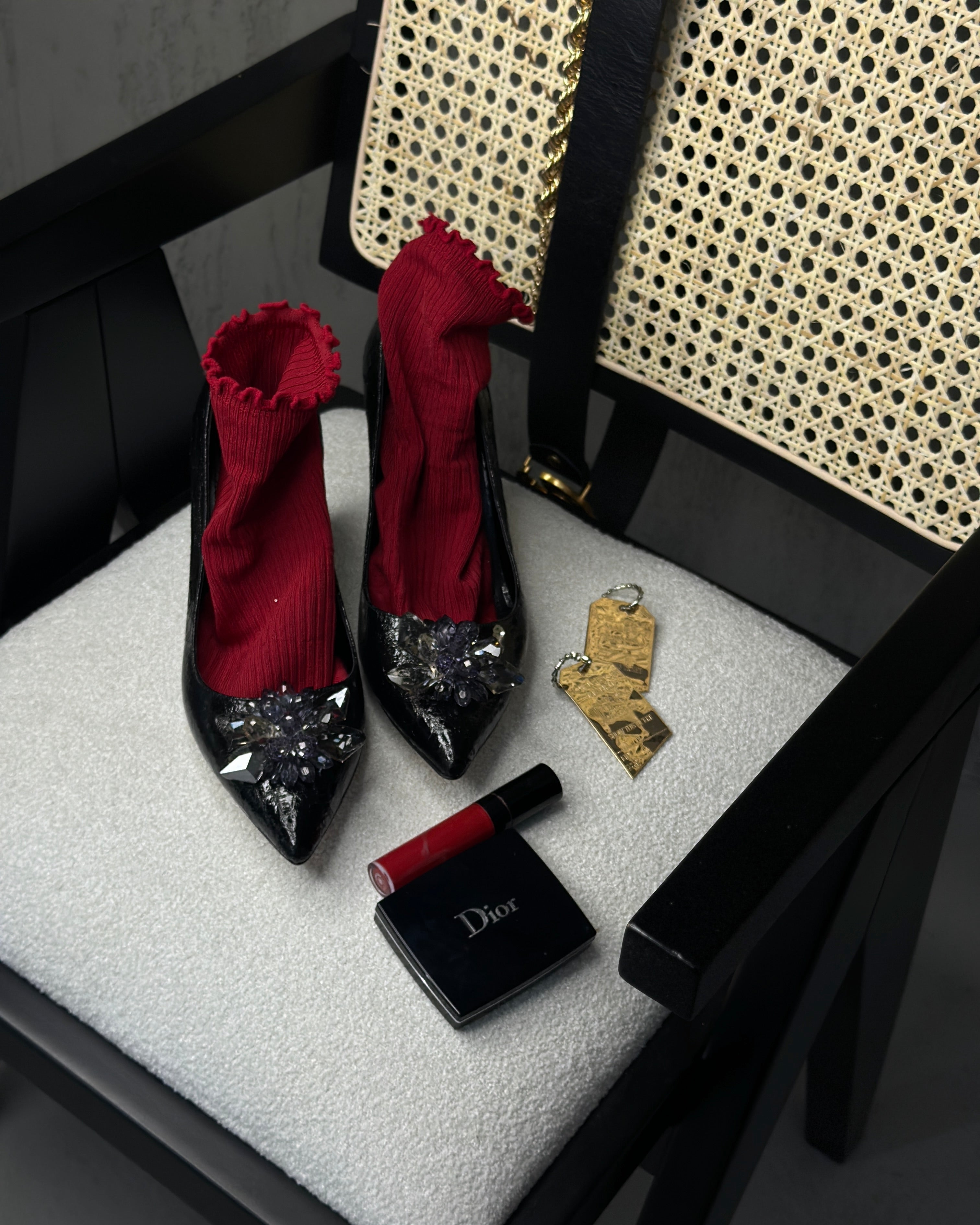 Angel Taş Detaylı Sivri Burun Yüksek Topuk Kadın Ayakkabı