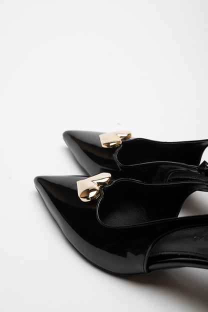 Love Kalp Detaylı Rugan Topuklu Ayakkabı