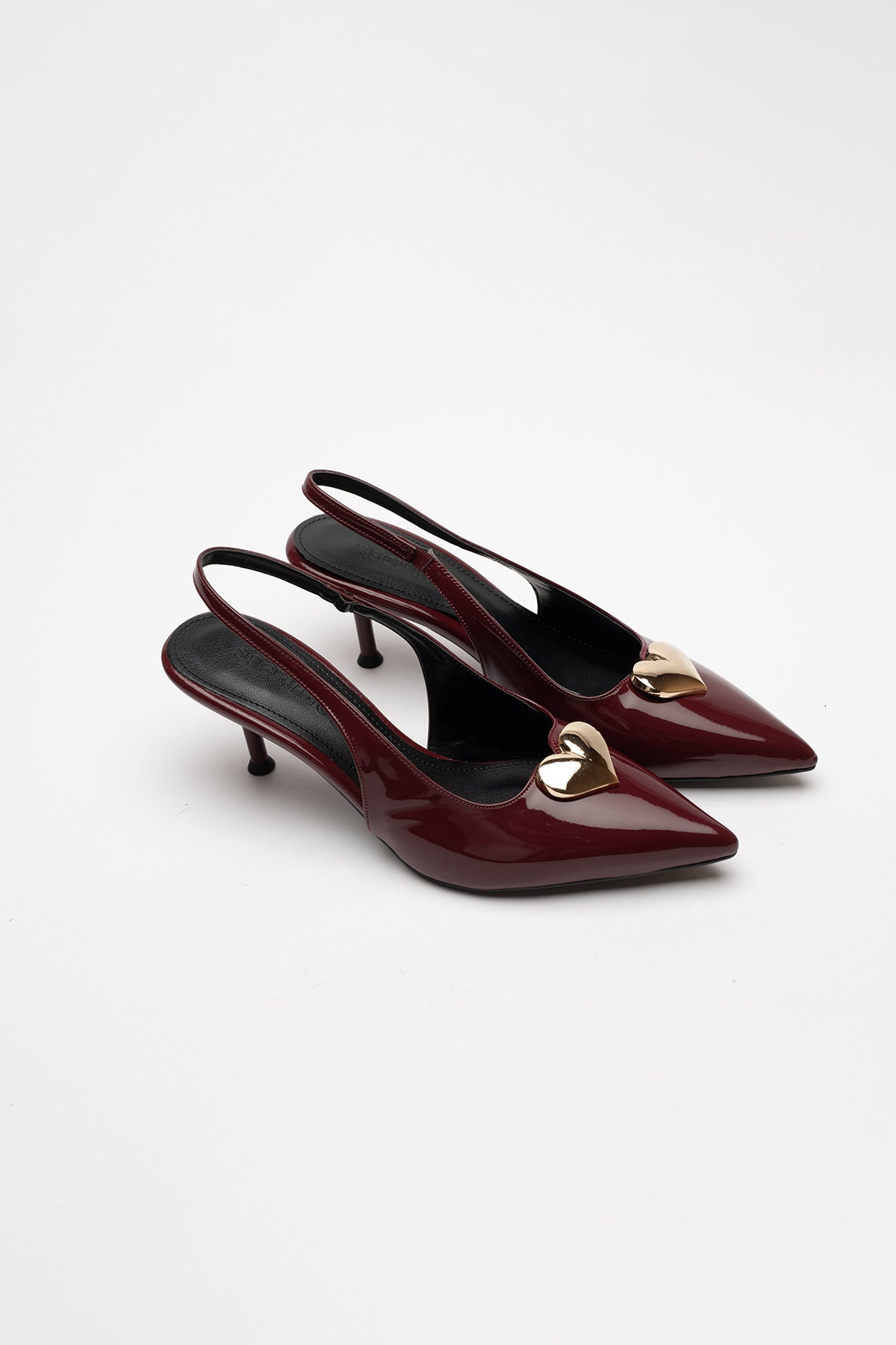 Love Kalp Detaylı Rugan Topuklu Ayakkabı