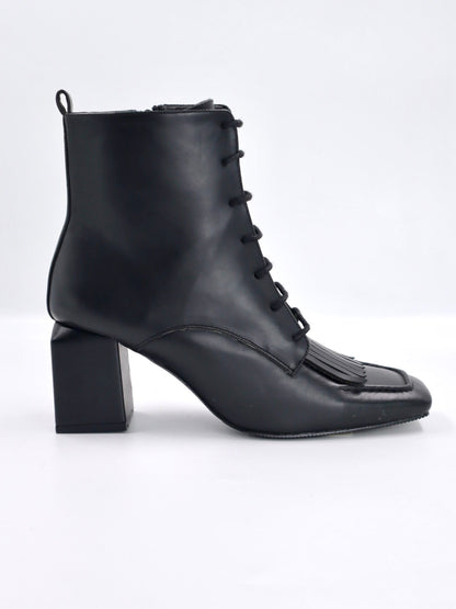 Bianca Püskül Detay Kare Burun Kadın Bot