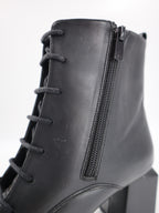 Bianca Püskül Detay Kare Burun Kadın Bot