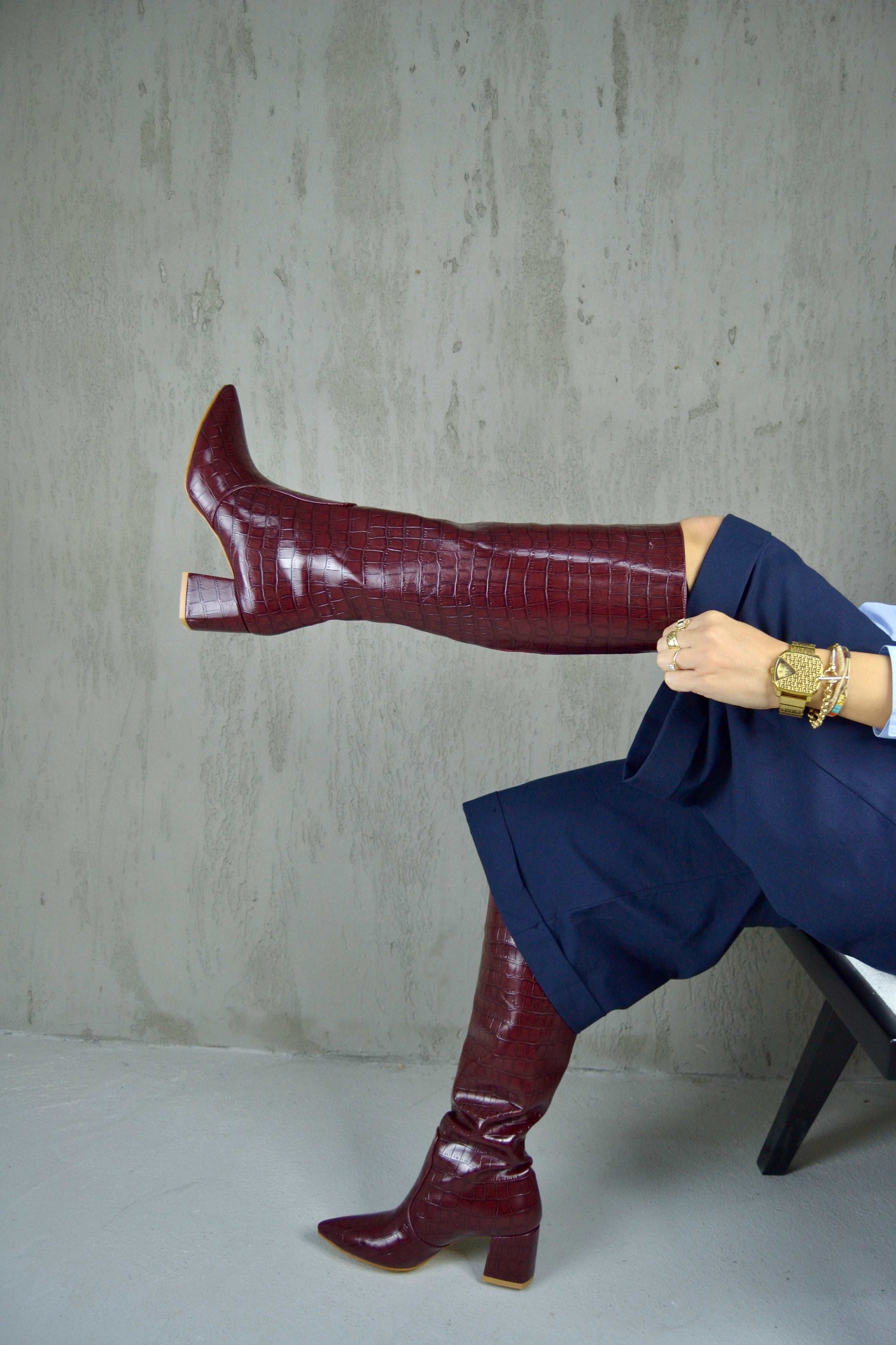 Betty Kroko Desenli Diz Altı Topuklu Kadın Çizme - Siyah