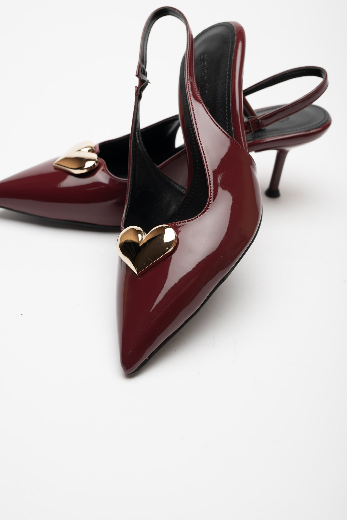 Love Kalp Detaylı Rugan Topuklu Ayakkabı