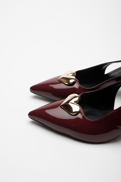 Love Kalp Detaylı Rugan Topuklu Ayakkabı