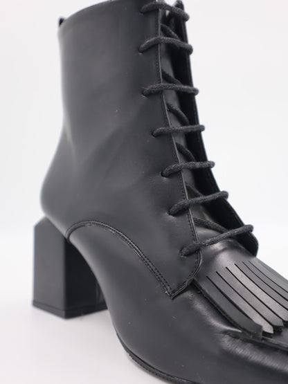 Bianca Püskül Detay Kare Burun Kadın Bot