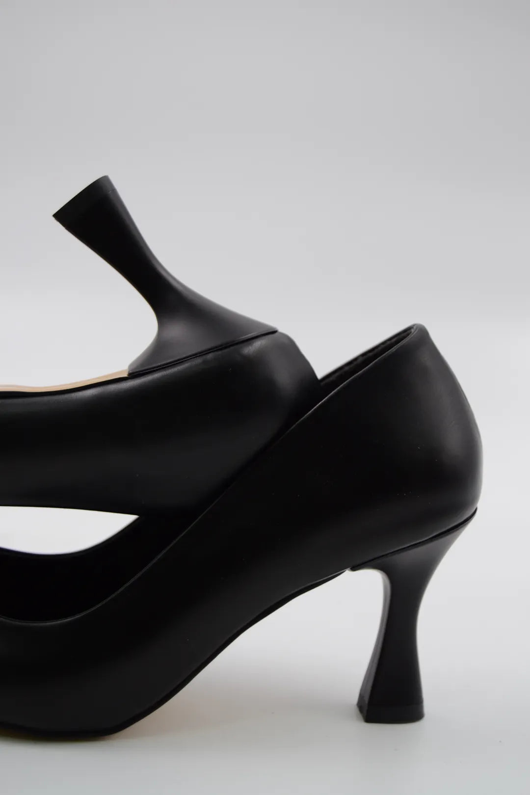 Charlotte Siyah Cilt Kısa Topuklu Kadın Stiletto