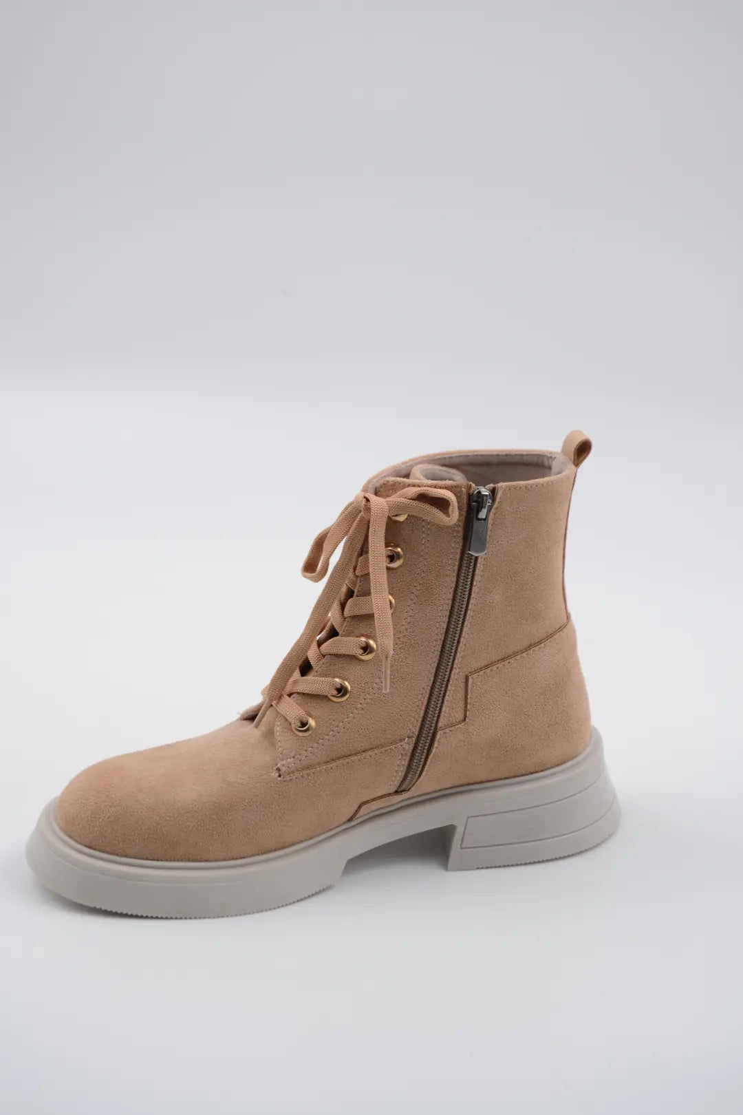 Miranda Süet Bej Gold Zımbalı Kadın Bot