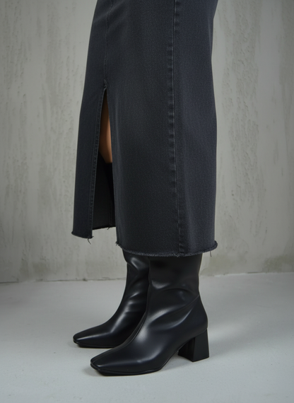 Lidya Küt Burun Kadın Topuklu Çizme- Siyah