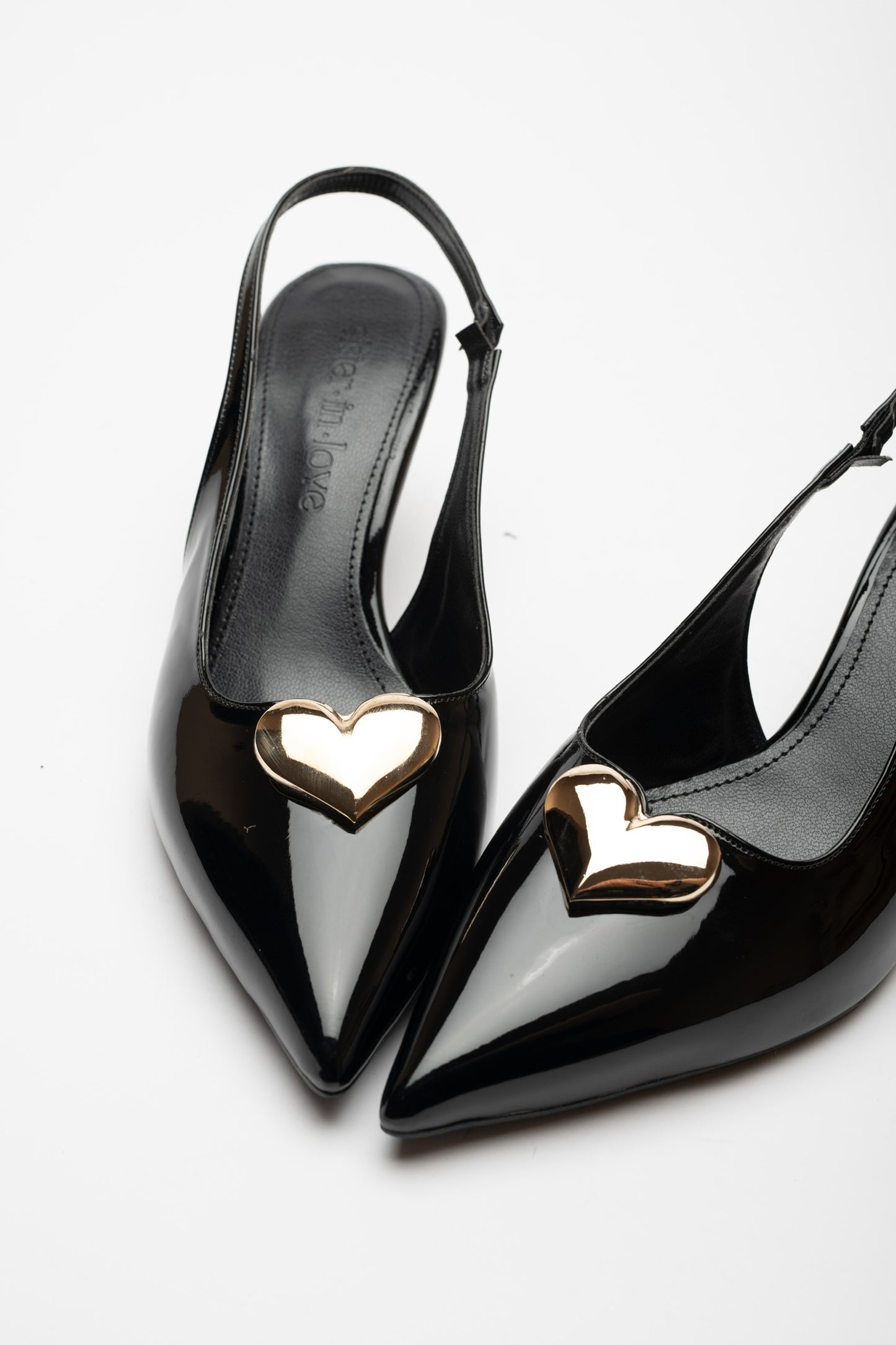 Love Kalp Detaylı Rugan Topuklu Ayakkabı