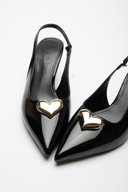 Love Kalp Detaylı Rugan Topuklu Ayakkabı
